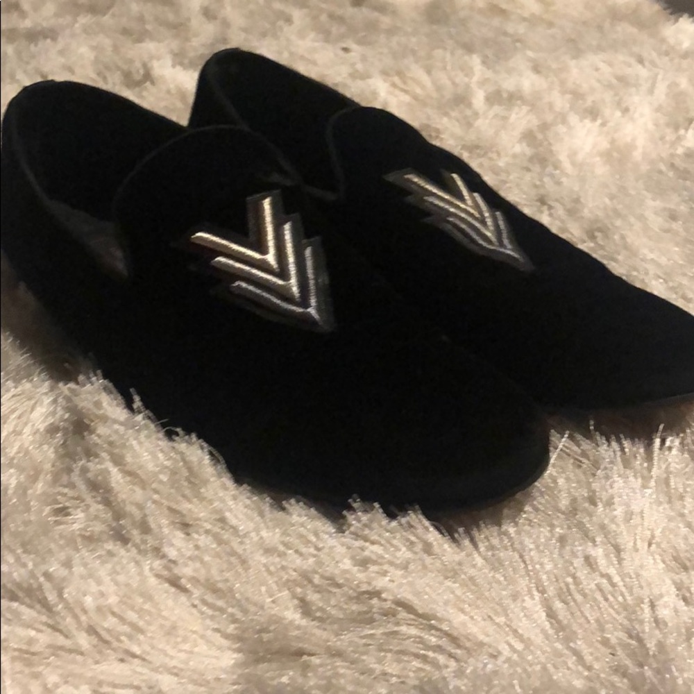 Louis Vuitton Slipper - Picture 2 of 7